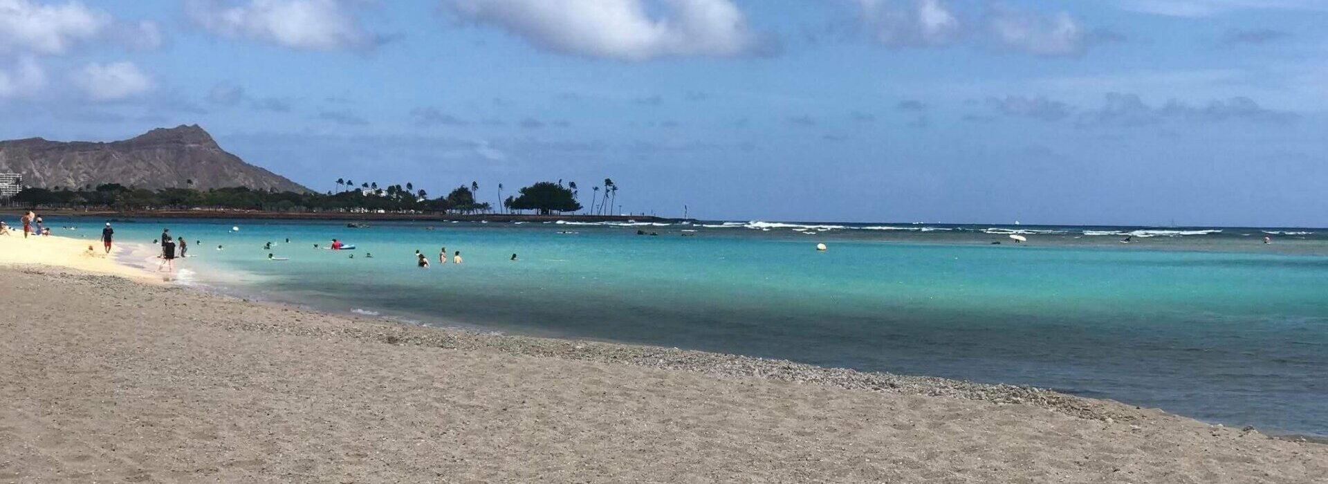 Beach with a view of Diamond Head on Oahu in Hawaii